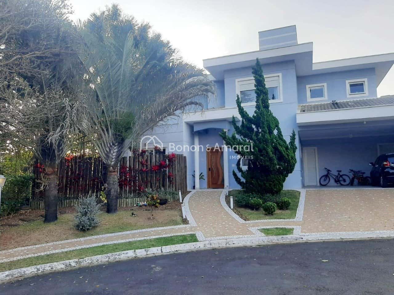 Casa em Condomínio à Venda - — foto principal
