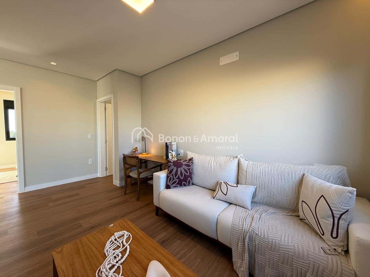 Casa em Condomínio, — foto principal