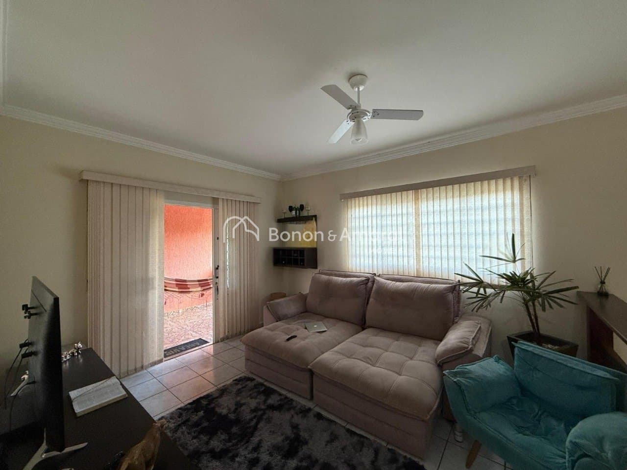 Casa em Condomínio à Venda - Chácaras Alpina em Valinhos / SP
