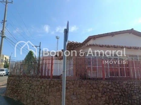 Casa à Venda no Taquaral em Campinas / SP