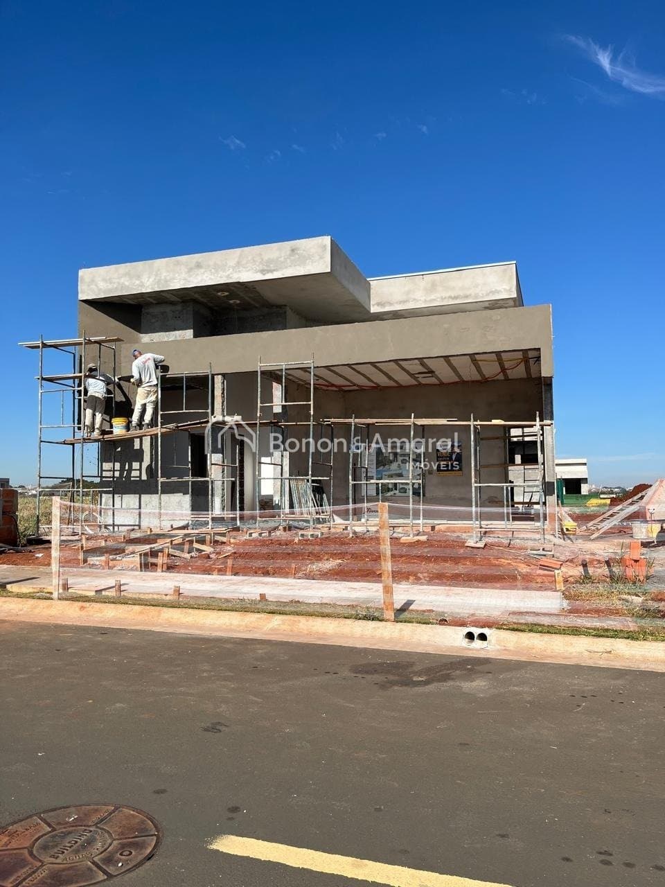 Casa em Condomínio à Venda no em