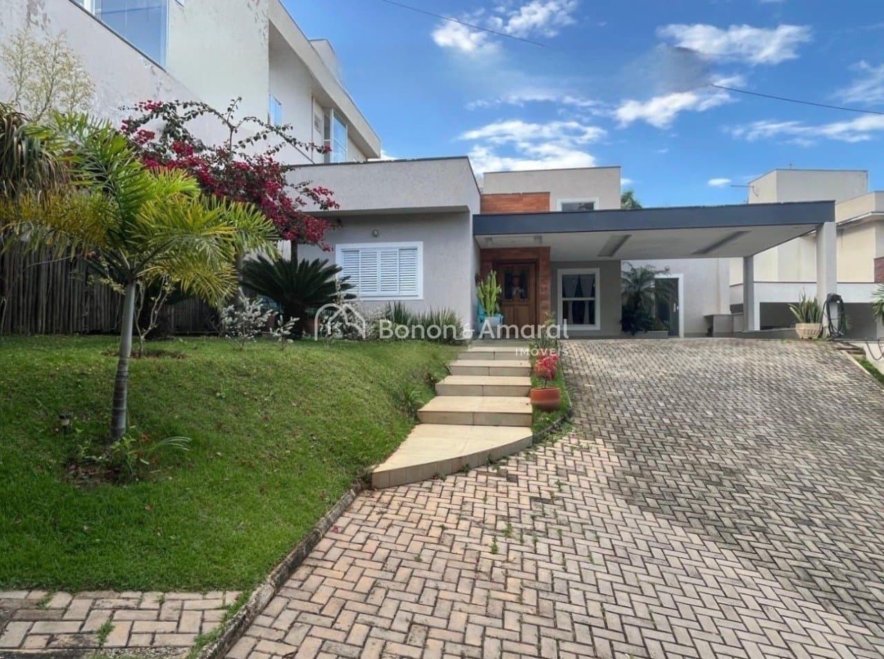 Casa em Condomínio à Venda - Chácaras Silvânia em Valinhos / SP