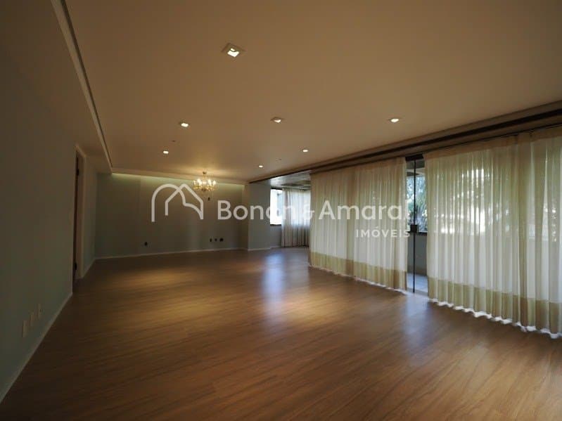 Apartamento à Venda no Cambuí em Campinas / SP