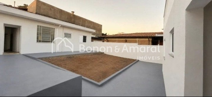 Casa à Venda - Vila Nogueira em Campinas / SP