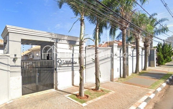 Casa em Condomínio à Venda - Chácara Primavera em Campinas / SP