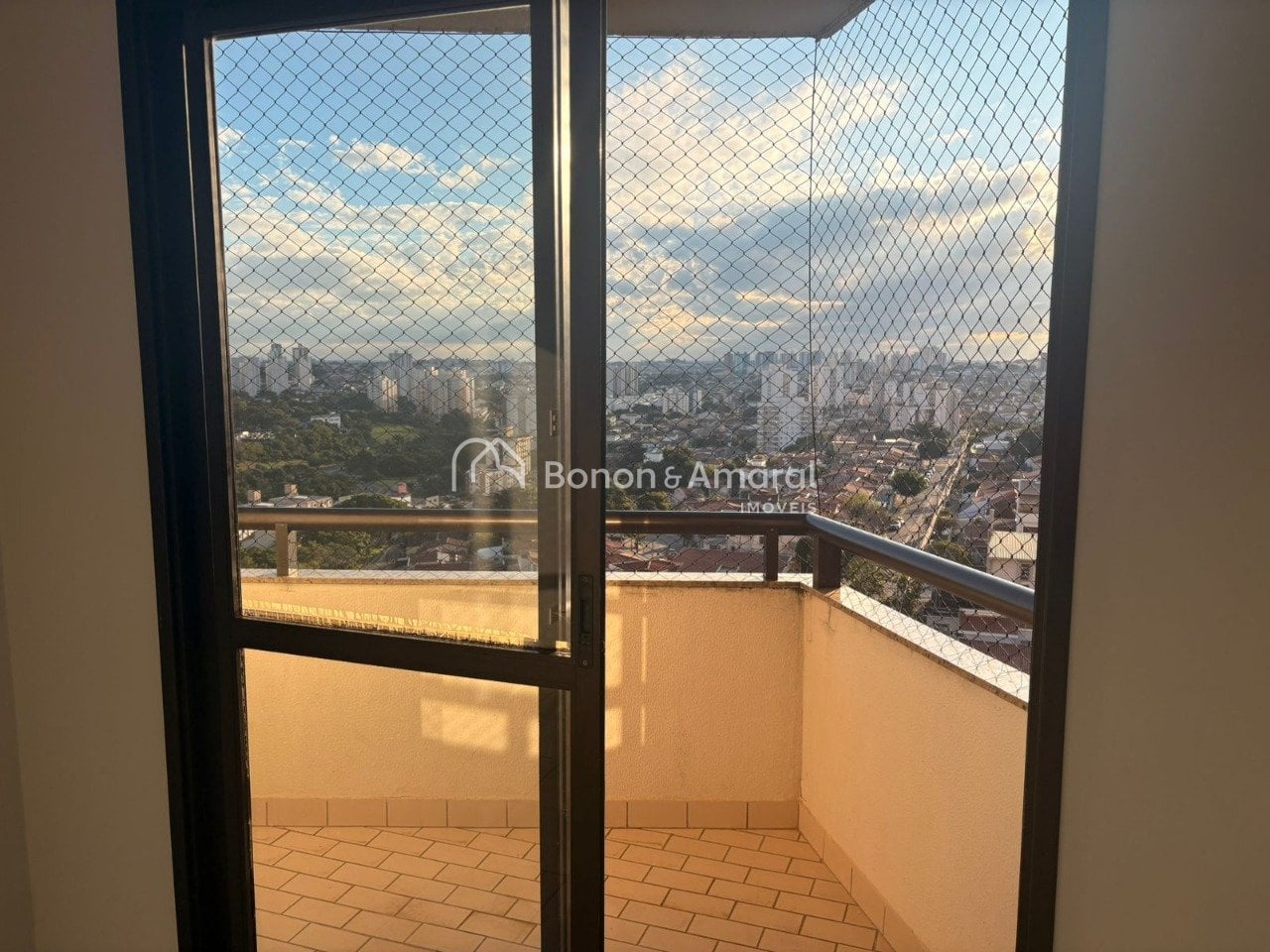 Apartamento à Venda no Vila Industrial em Campinas / SP