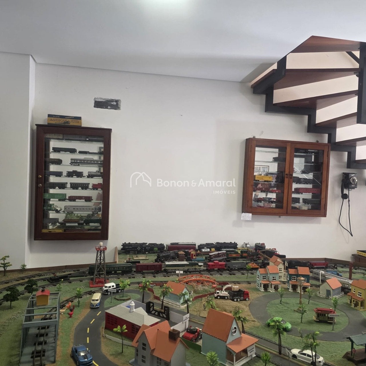 Casa em Condomínio à Venda no Bairro Das Palmeiras em Campinas / SP