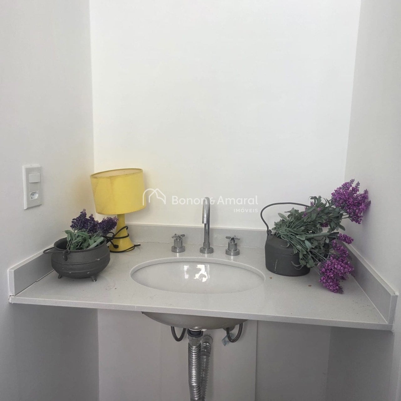 Casa em Condomínio à Venda no Bairro Das Palmeiras em Campinas / SP