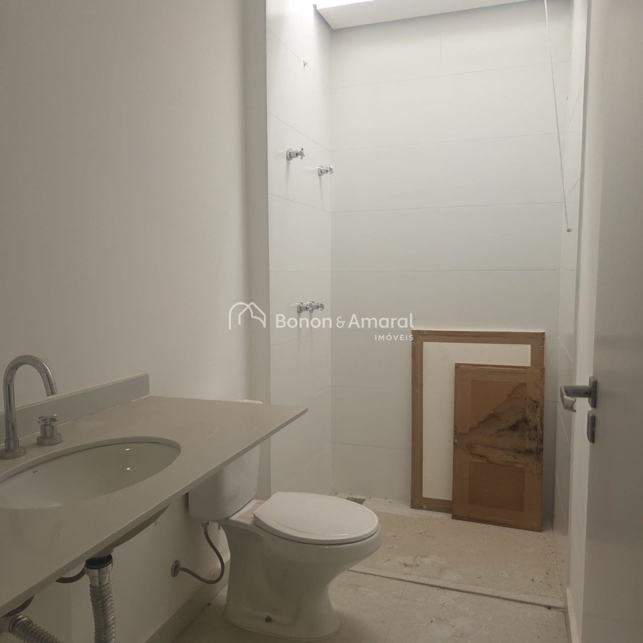 Casa em Condomínio à Venda no Bairro Das Palmeiras em Campinas / SP