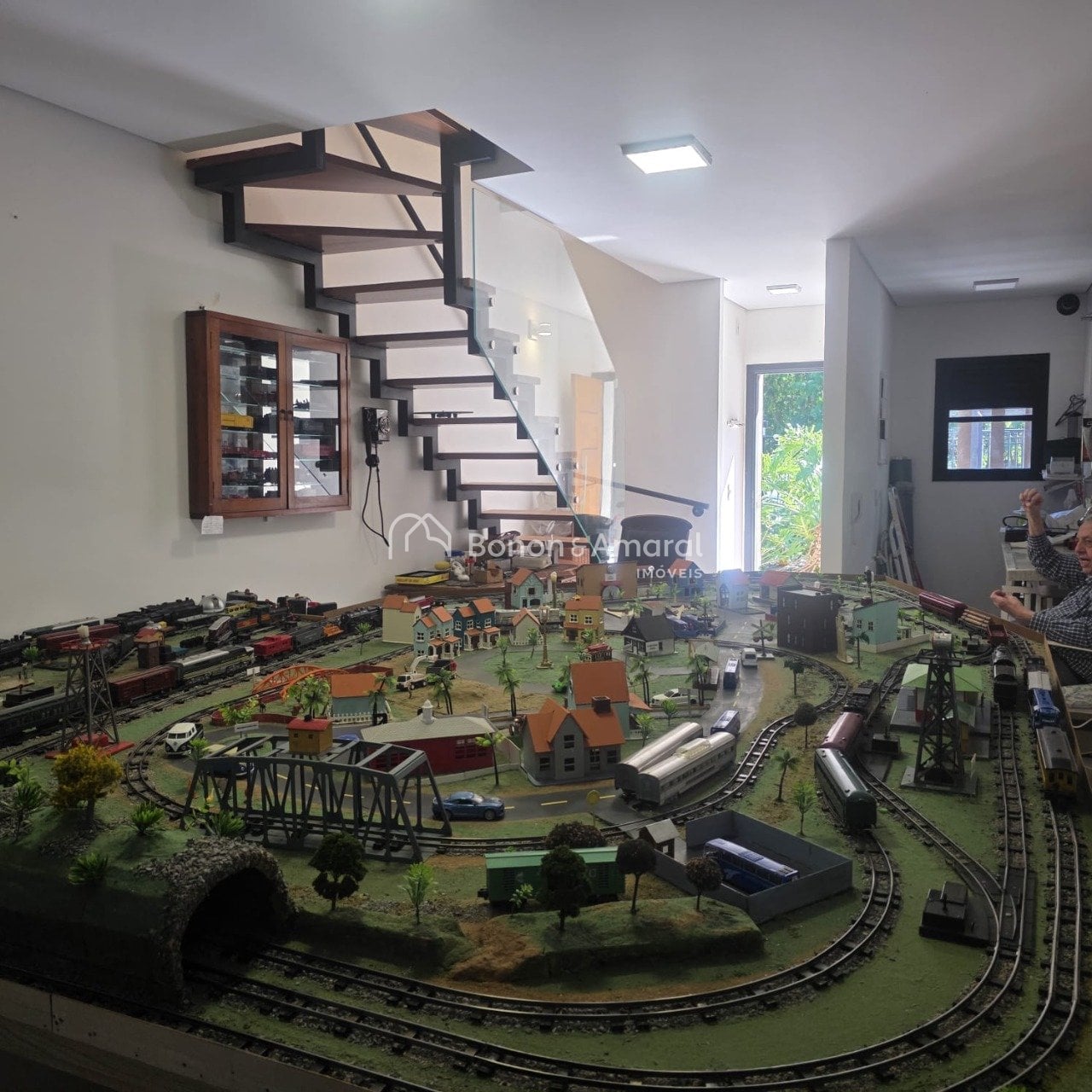 Casa em Condomínio à Venda no Bairro Das Palmeiras em Campinas / SP
