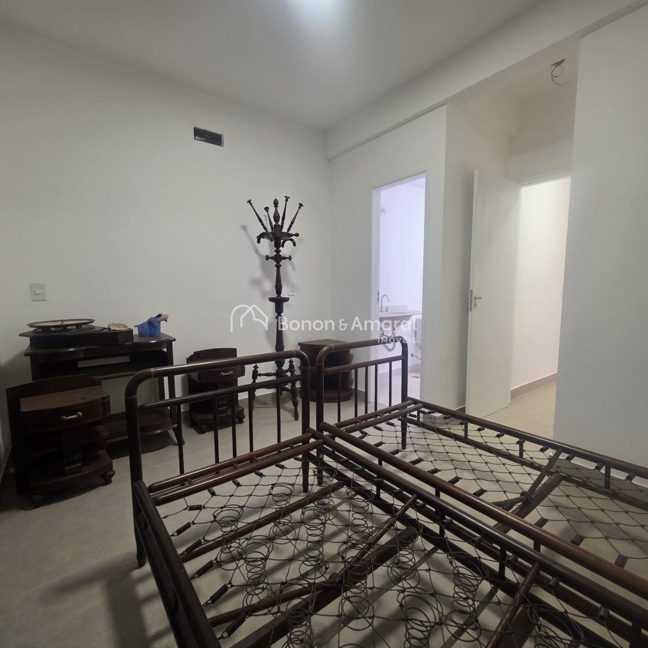 Casa em Condomínio à Venda no Bairro Das Palmeiras em Campinas / SP