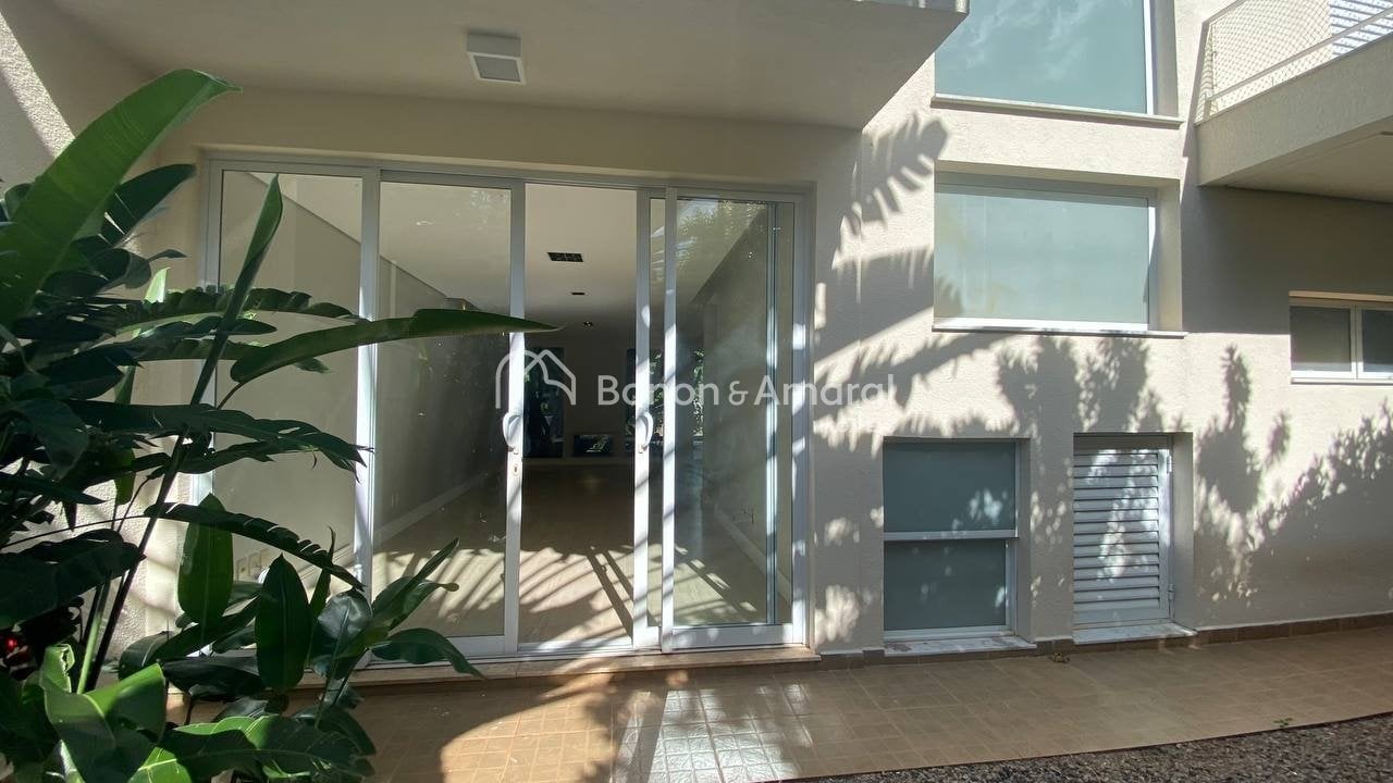 Casa em Condomínio à Venda - Loteamento Caminhos de São Conrado (Sousas) em Campinas / SP