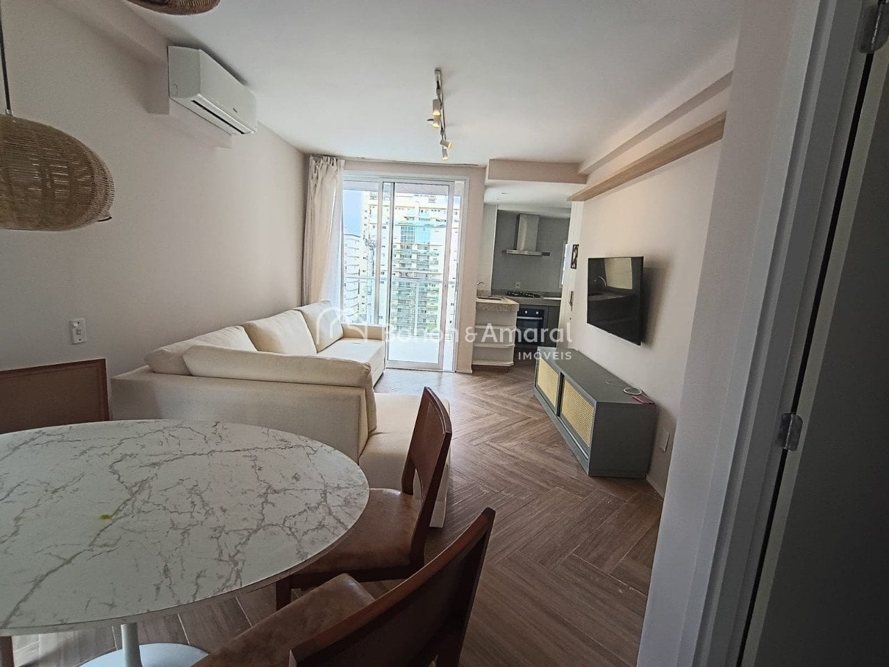 Apartamento para Alugar - Cambuí em Campinas / SP