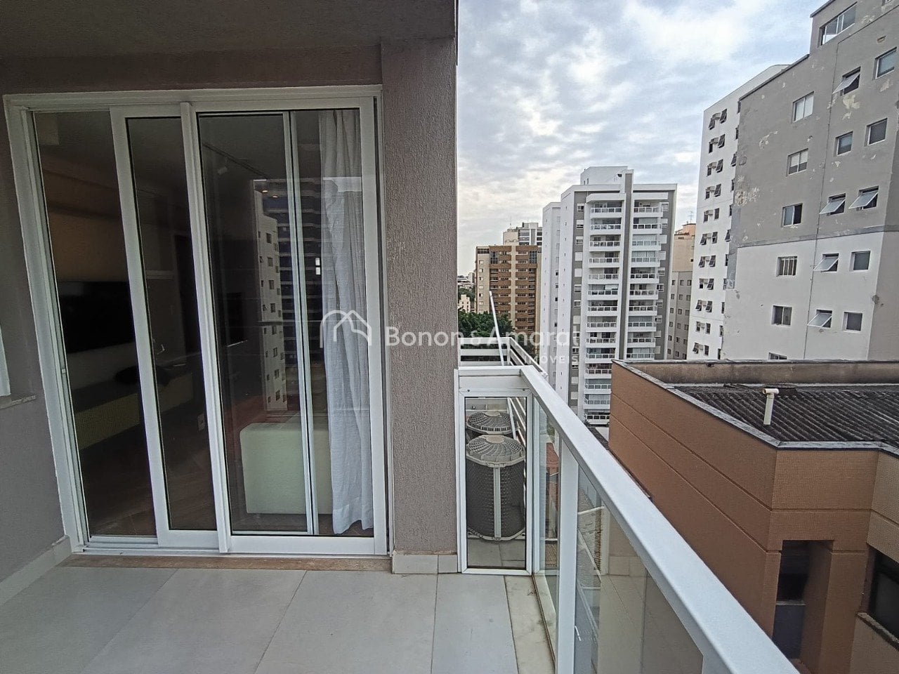 Apartamento para Alugar - Cambuí em Campinas / SP