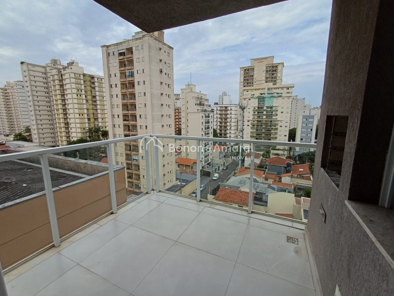 Apartamento para Alugar - Cambuí em Campinas / SP