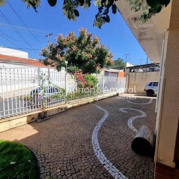 Casa à Venda - Vila Nogueira em Campinas / SP