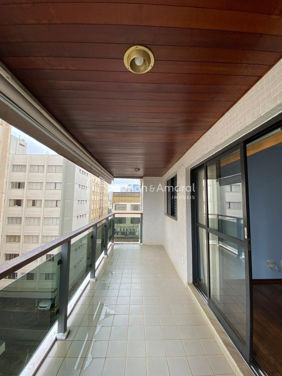 Apartamento à Venda - Cambuí em Campinas / SP