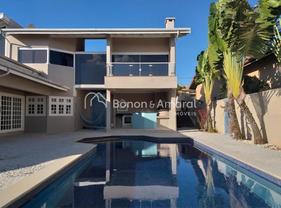 Casa em Condomínio à Venda - Pinheiro em Valinhos / SP