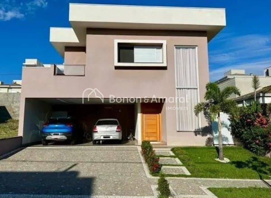 Casa em Condomínio à Venda - Pinheiro em Valinhos / SP