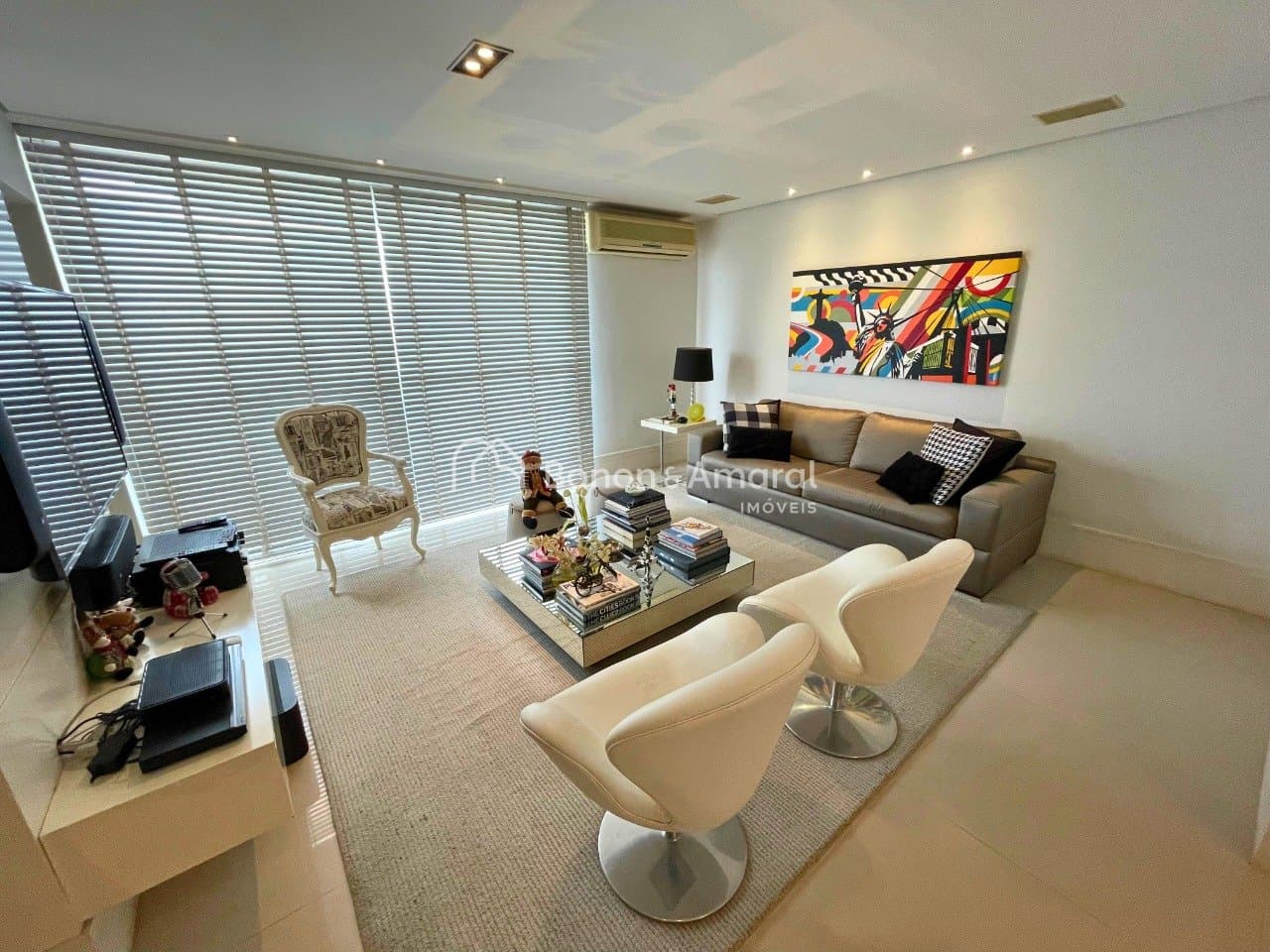 Apartamento à Venda - Cambuí em Campinas / SP