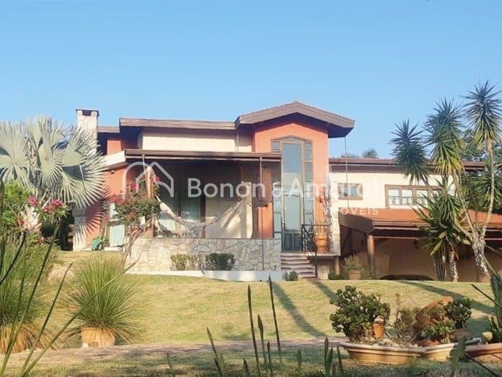 Casa em Condomínio à Venda - Pinheiro em Valinhos / SP