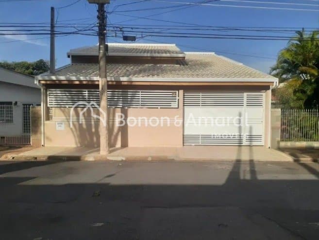 Casa à Venda - Vila Nova em Campinas / SP