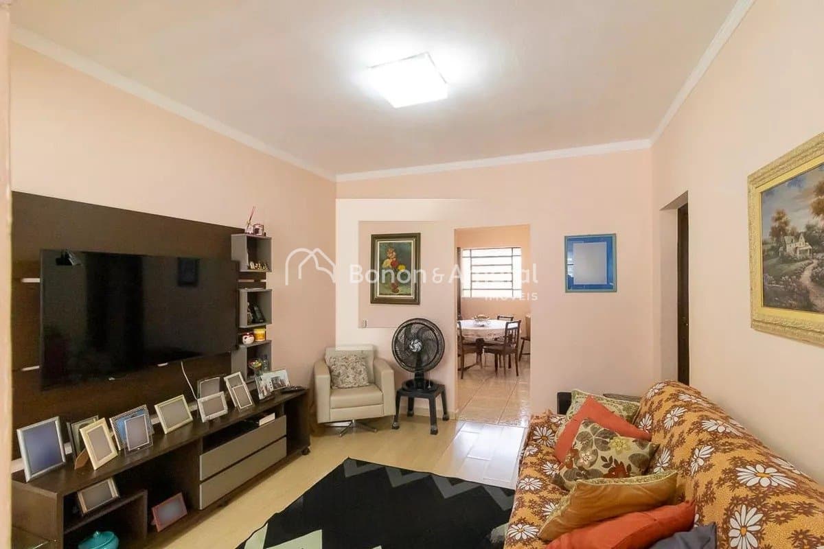 Casa à Venda - Vila Nova em Campinas / SP