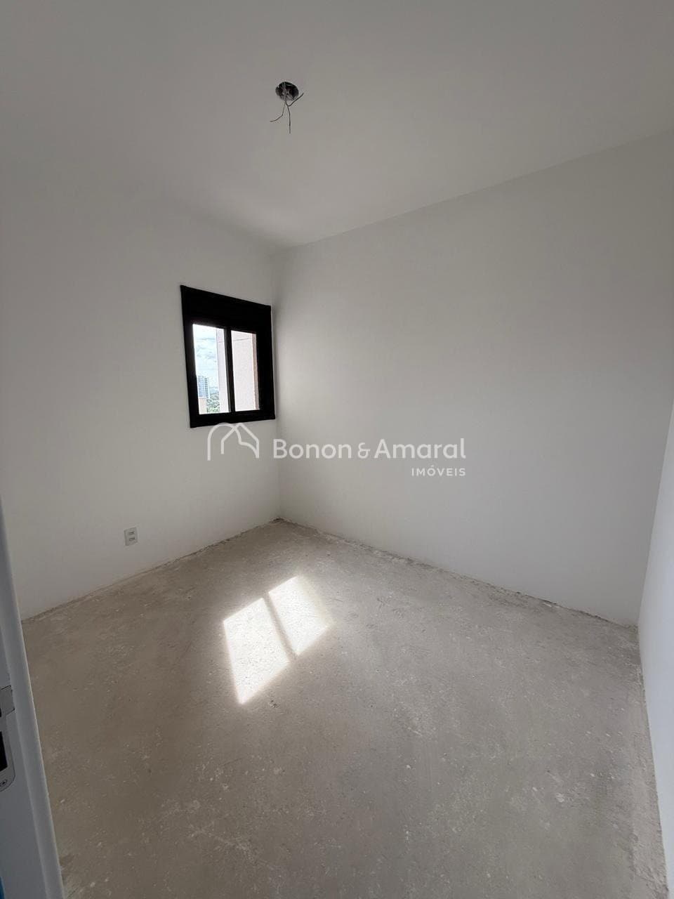 Apartamento à Venda - em