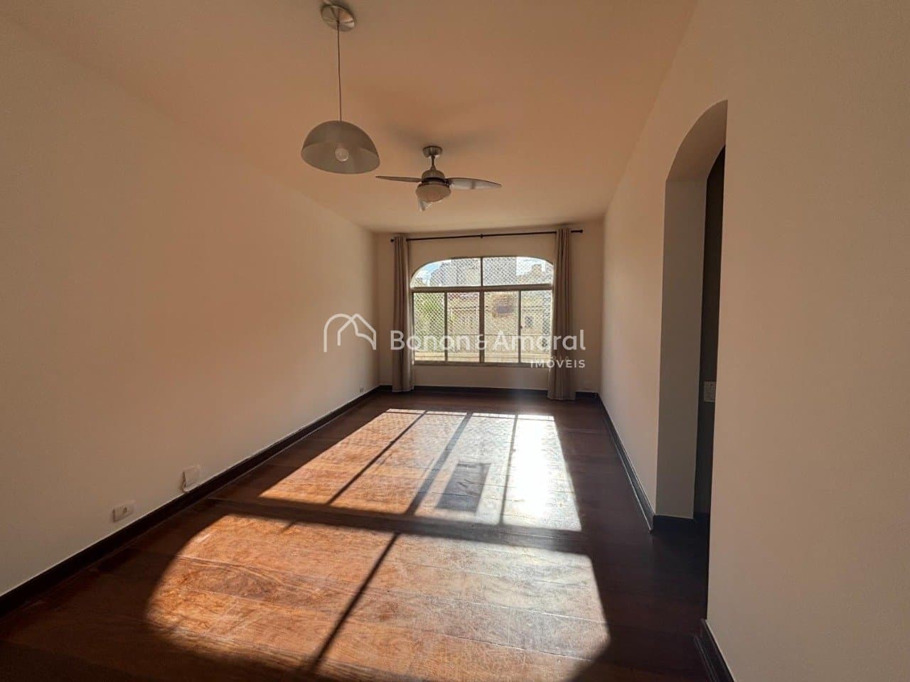 Apartamento à Venda - Centro em Campinas / SP
