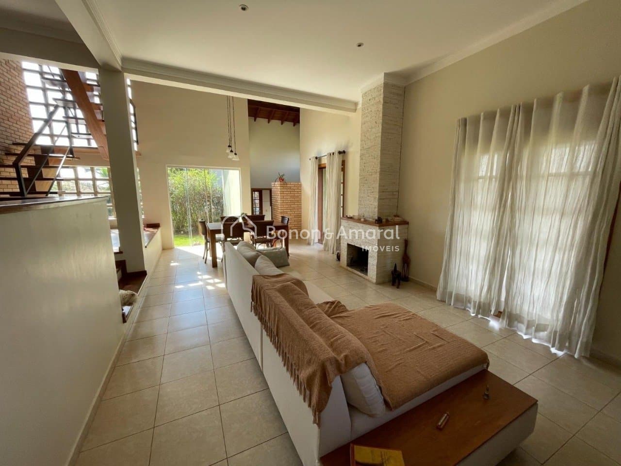 Casa em Condomínio à Venda - Chácaras Alpina em Valinhos / SP