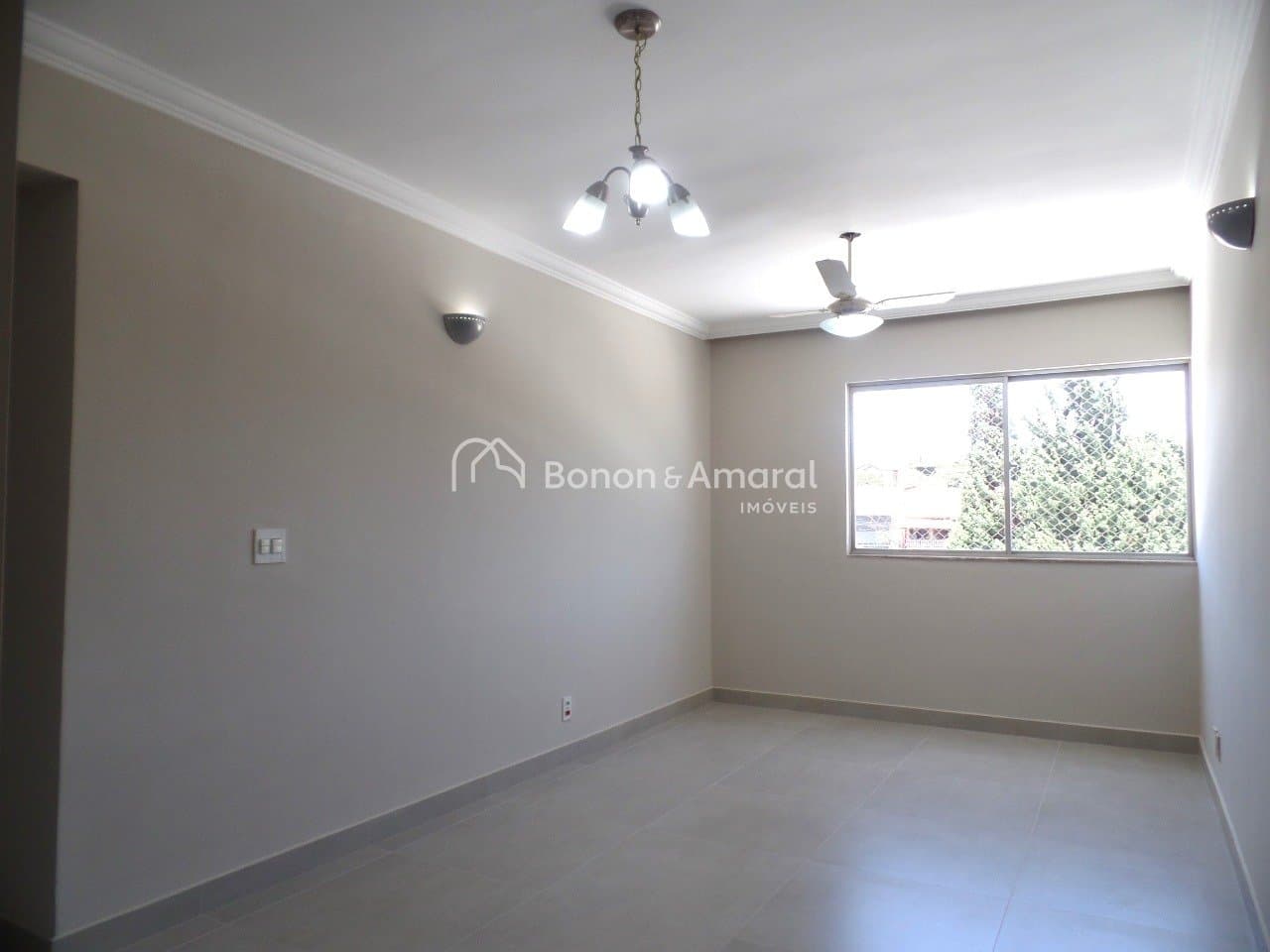 Apartamento à Venda - Chácara Primavera em Campinas / SP