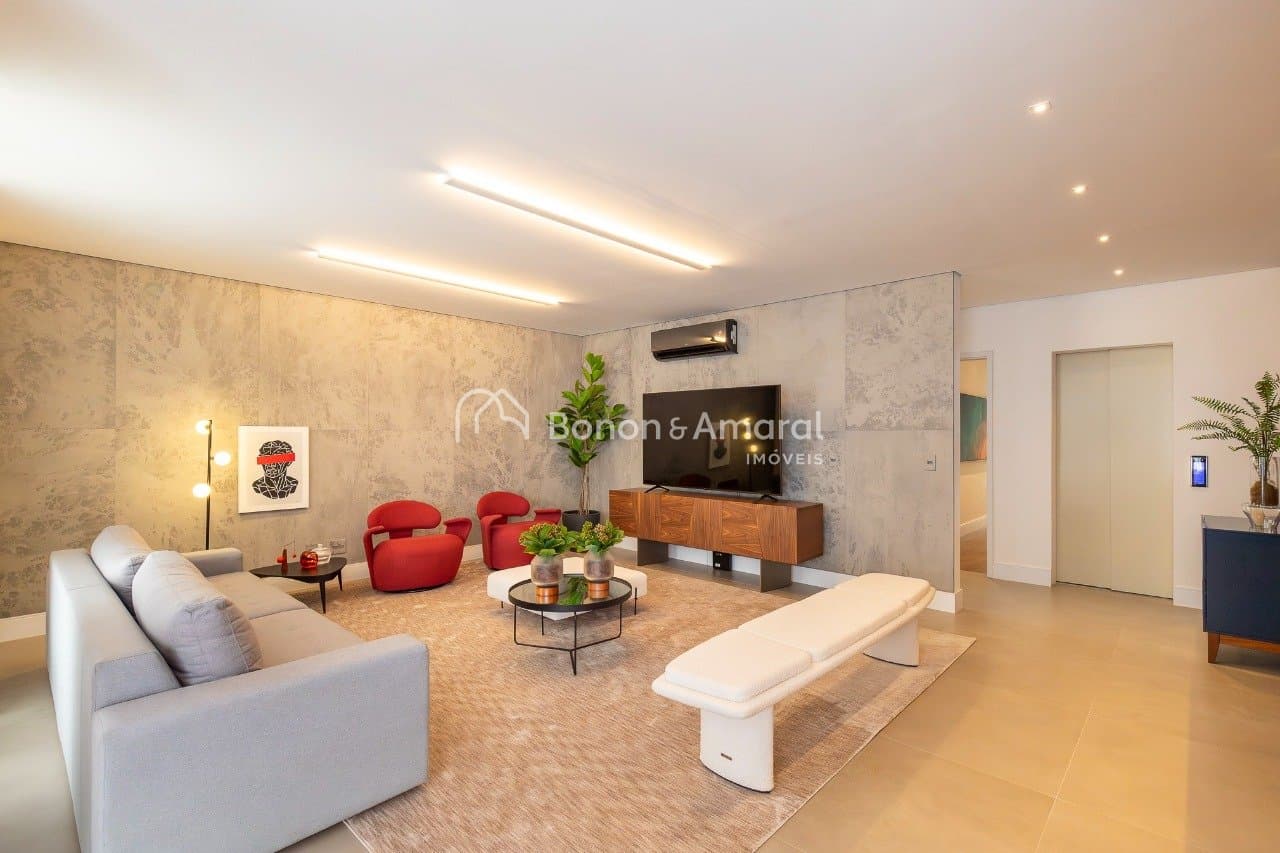 Apartamento à Venda - Cambuí em Campinas / SP