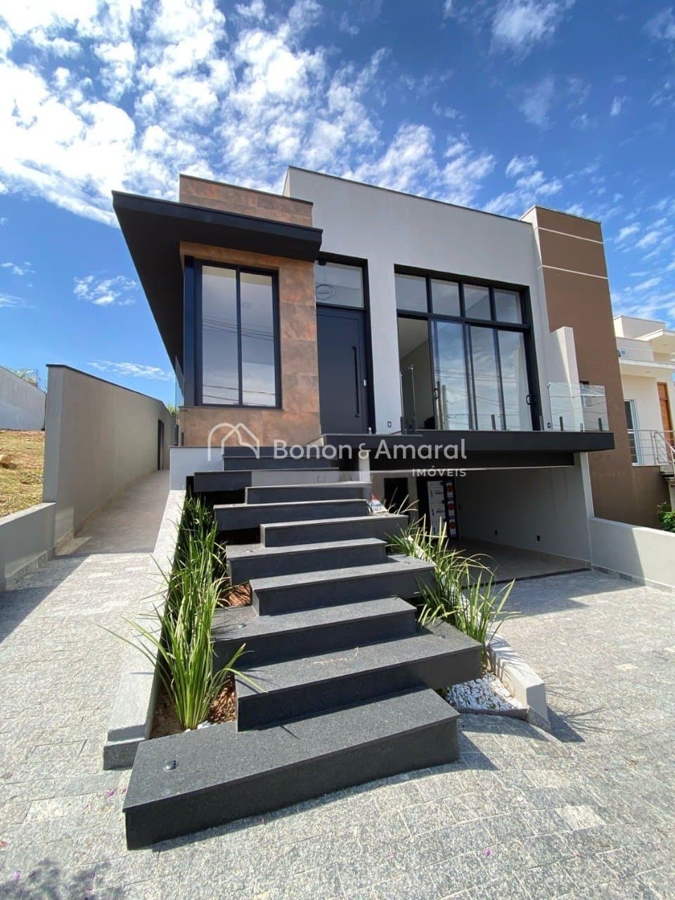 Casa em Condomínio à Venda - Roncáglia em Valinhos / SP