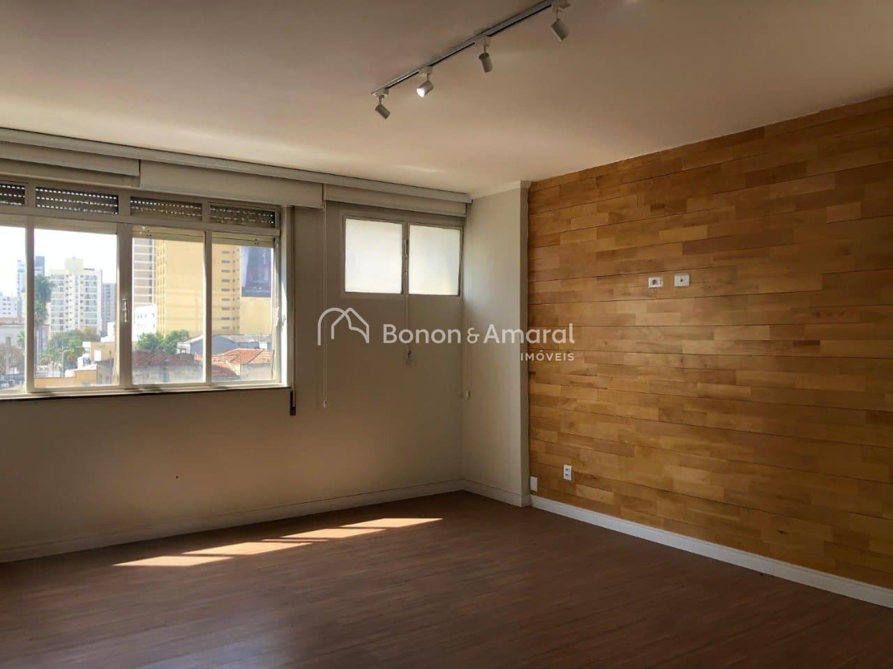 Apartamento à Venda - Centro em Campinas / SP