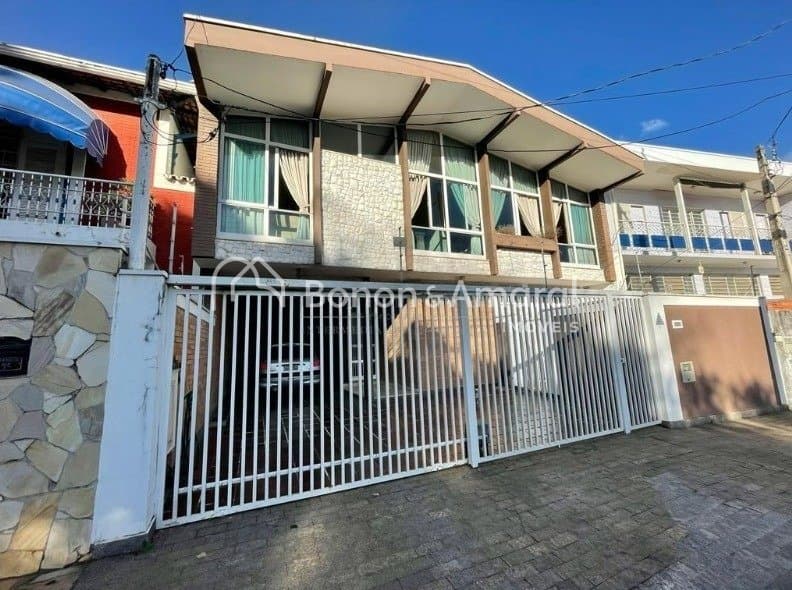 Casa à Venda - Vila Nova São José em Campinas / SP