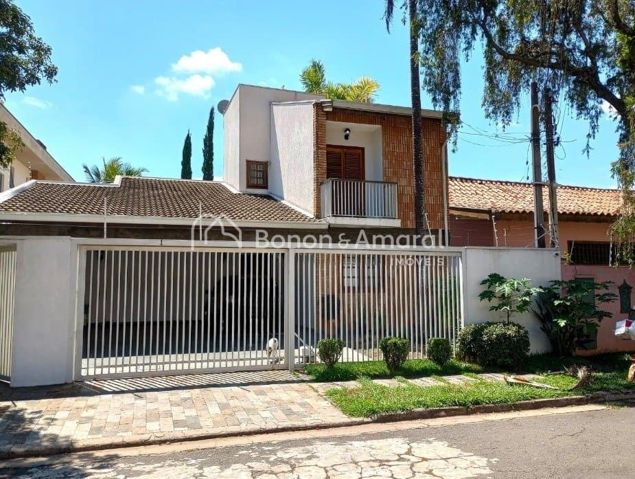 Casa à Venda - Vila Brandina em Campinas / SP