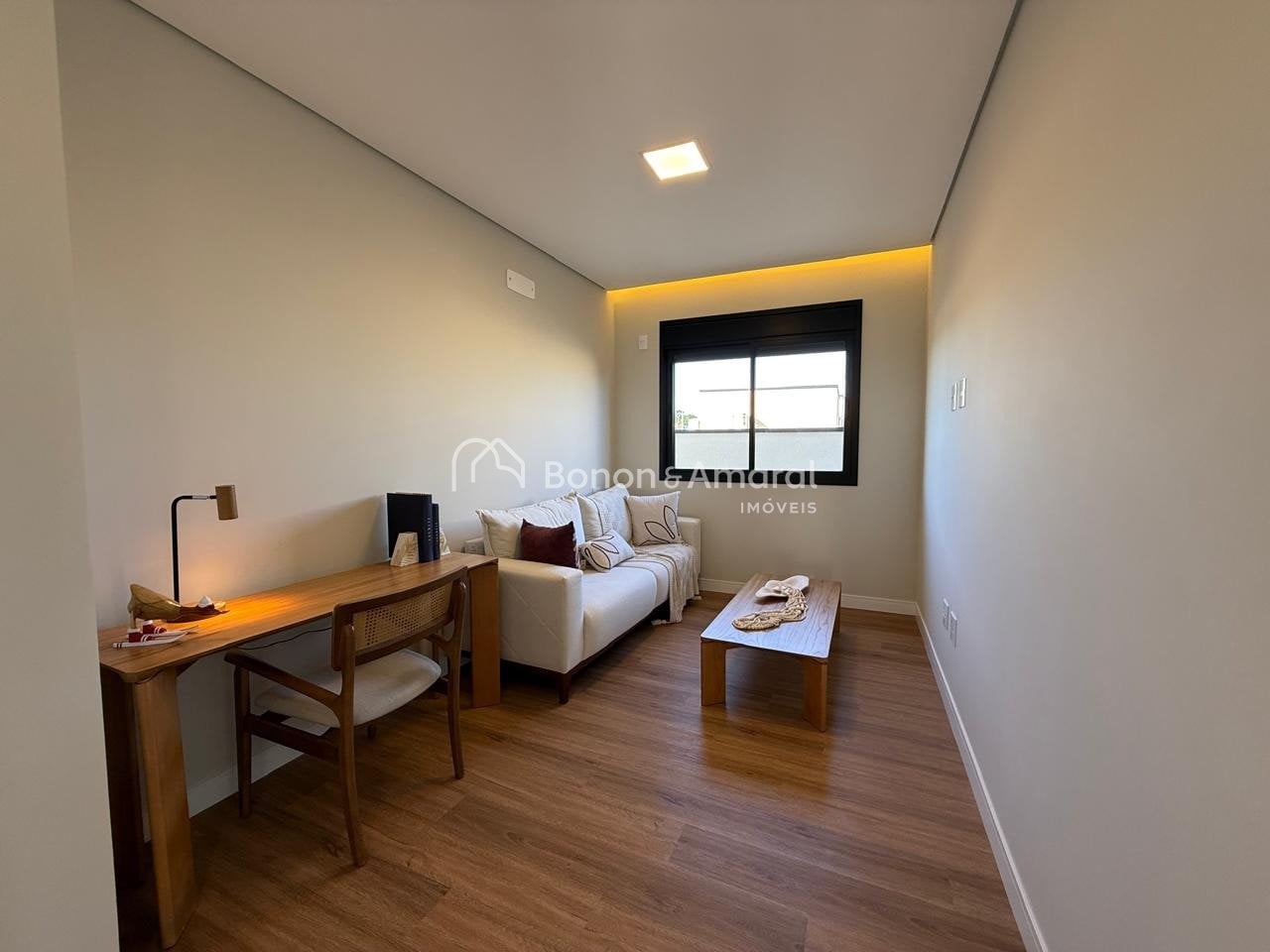 Casa em Condomínio à Venda - em