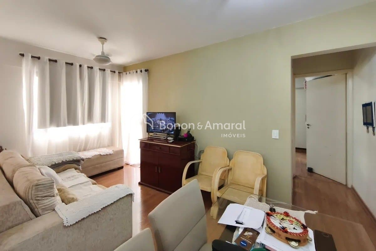 Apartamento à Venda no Cambuí em Campinas / SP