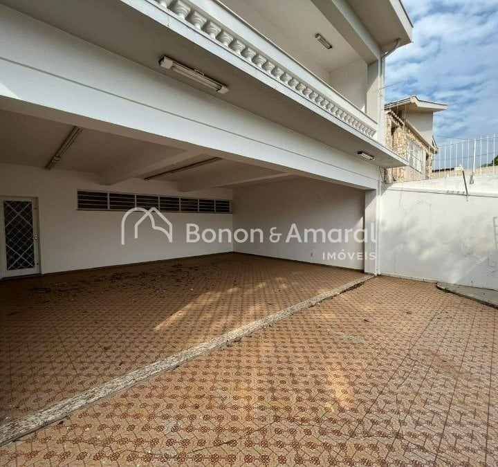 Casa à Venda - Chácara da Barra em Campinas / SP