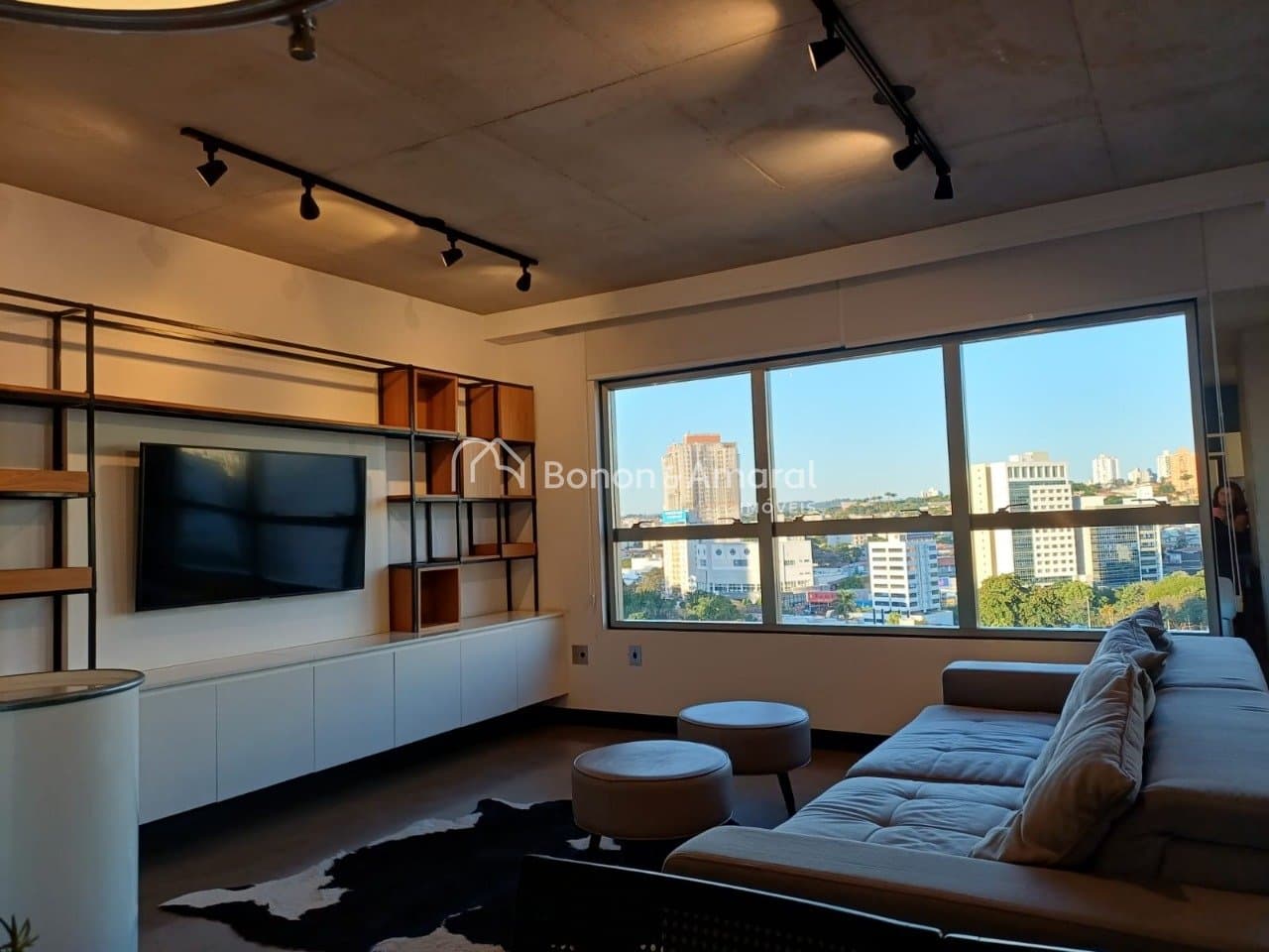 Apartamento para Alugar - Cambuí em Campinas / SP