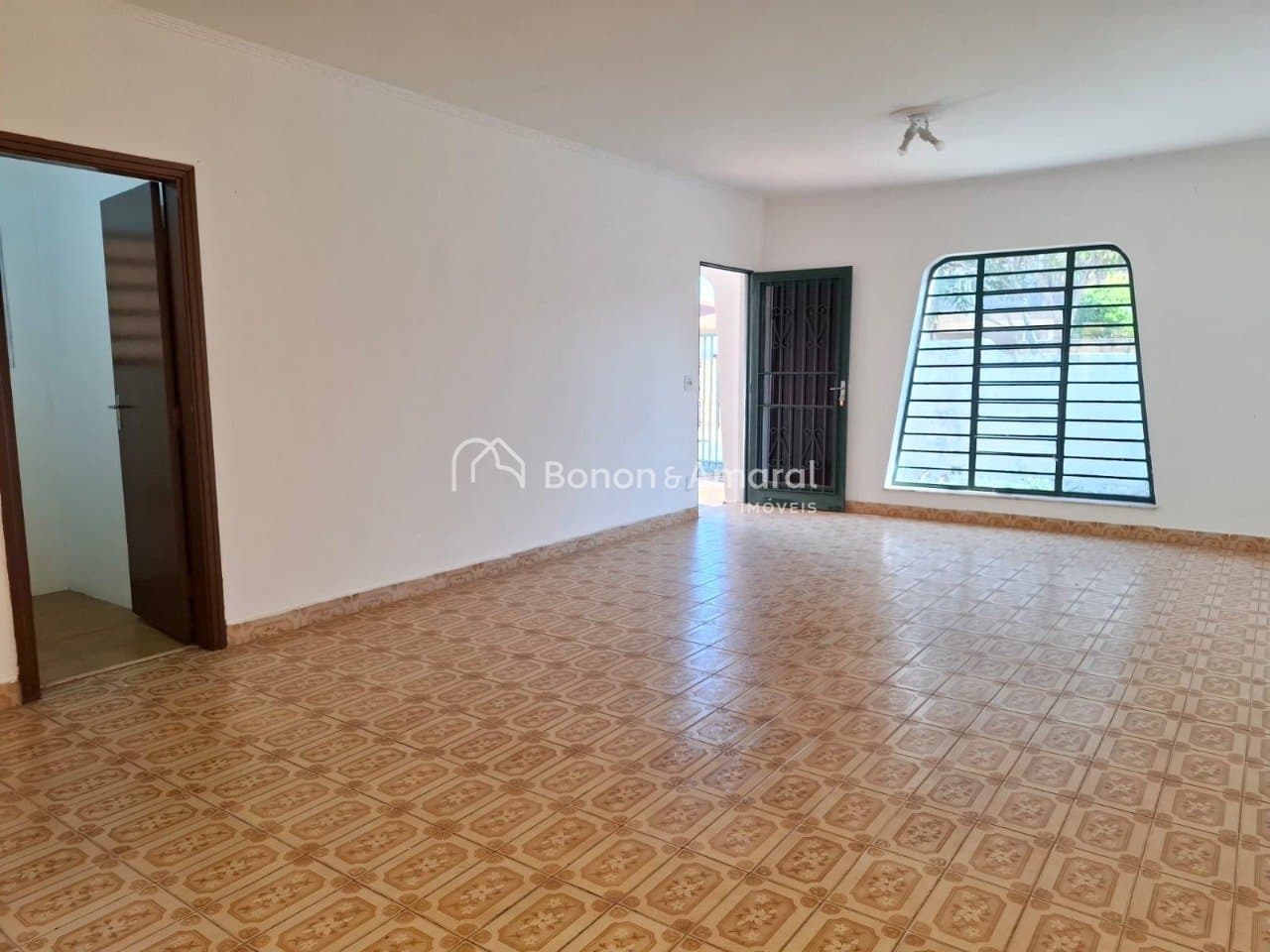 Casa à Venda - Parque Taquaral em Campinas / SP