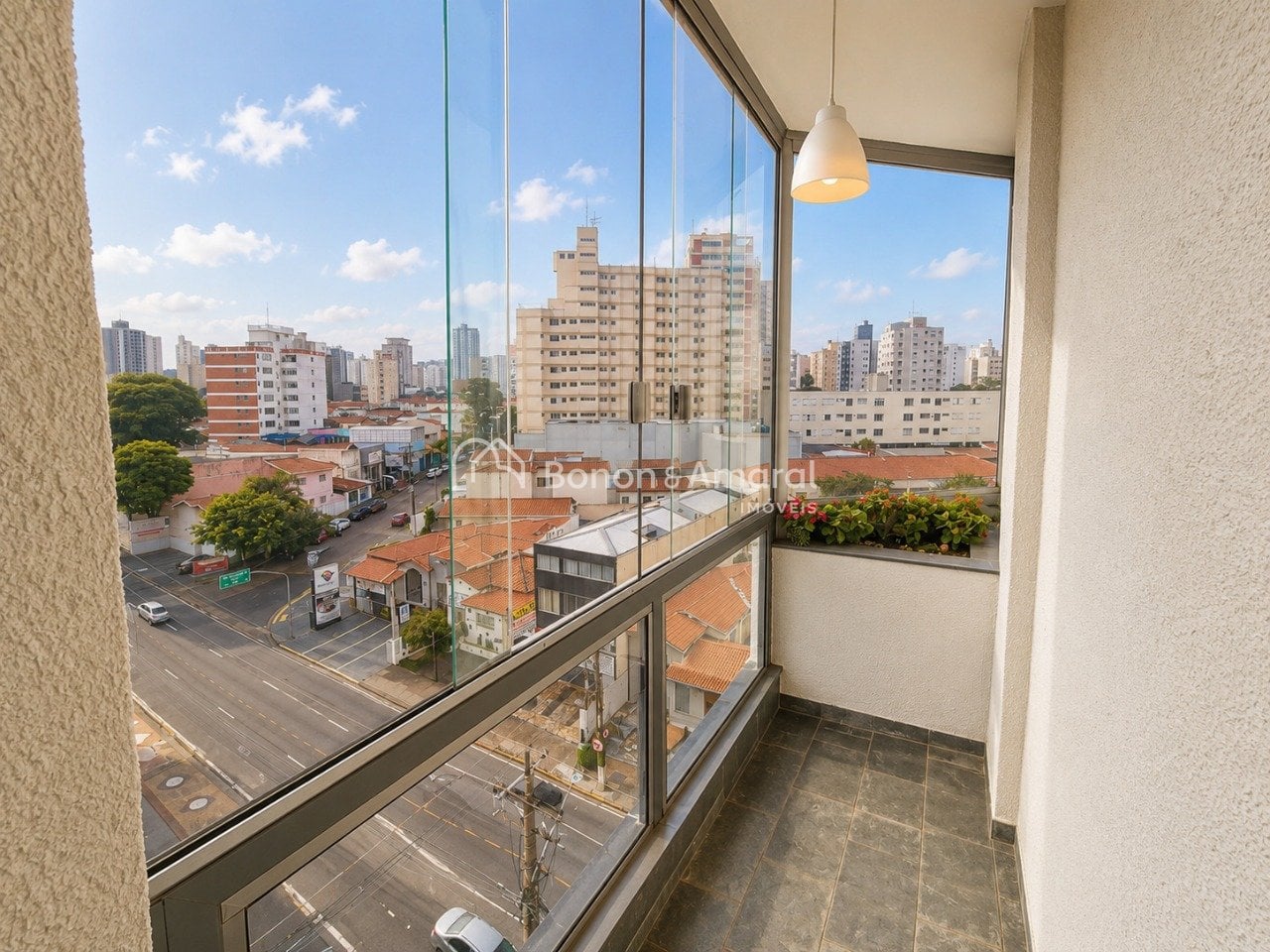 Apartamento no Condomínio Edificio João Nogueira, Cambuí, Campinas/SP
