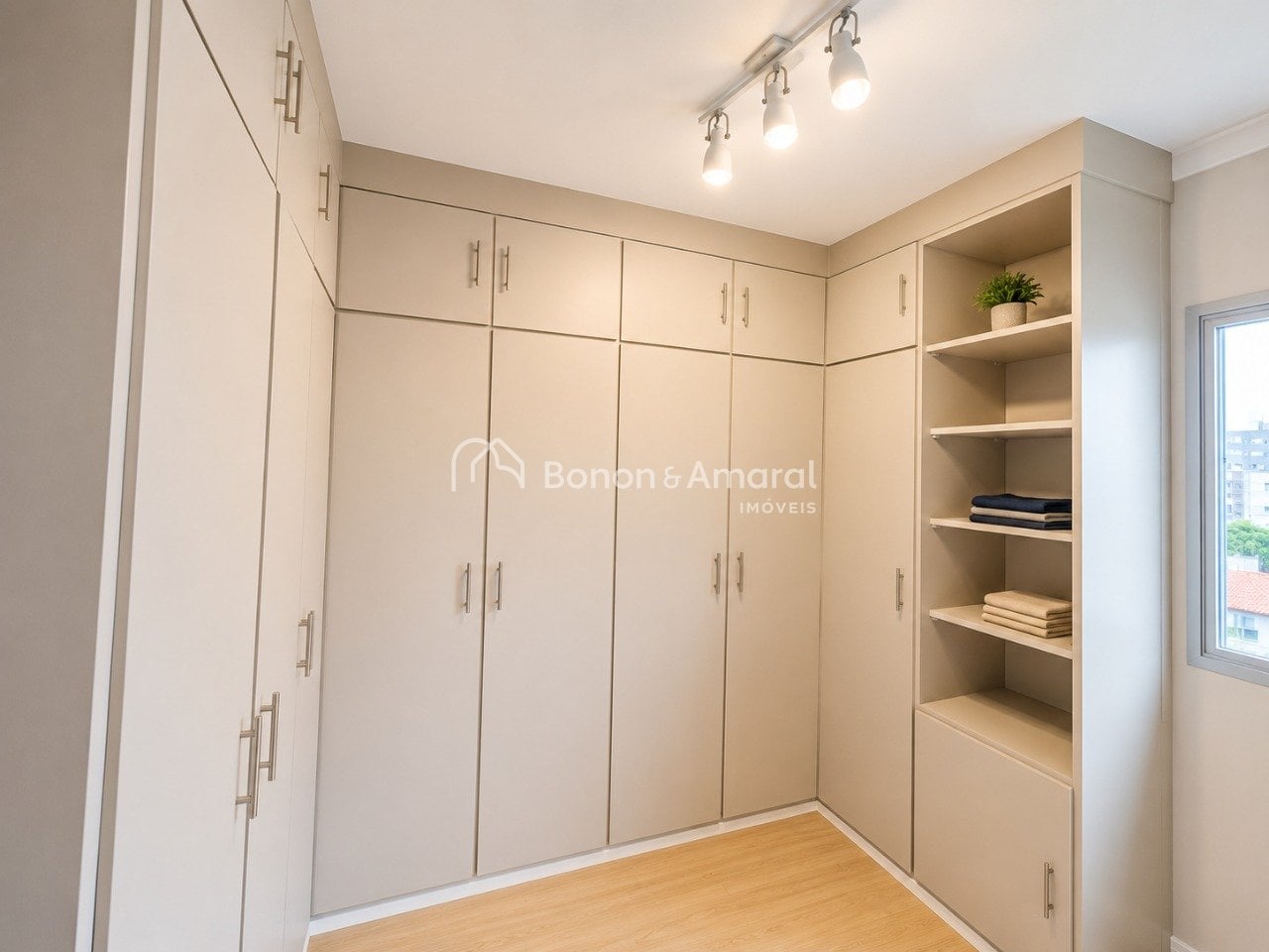Apartamento no Condomínio Edificio João Nogueira, Cambuí, Campinas/SP