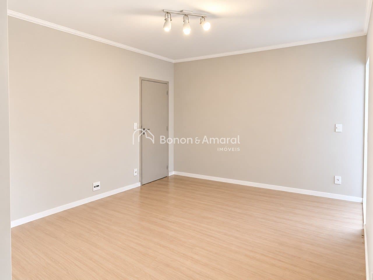 Apartamento à Venda - Cambuí em Campinas / SP