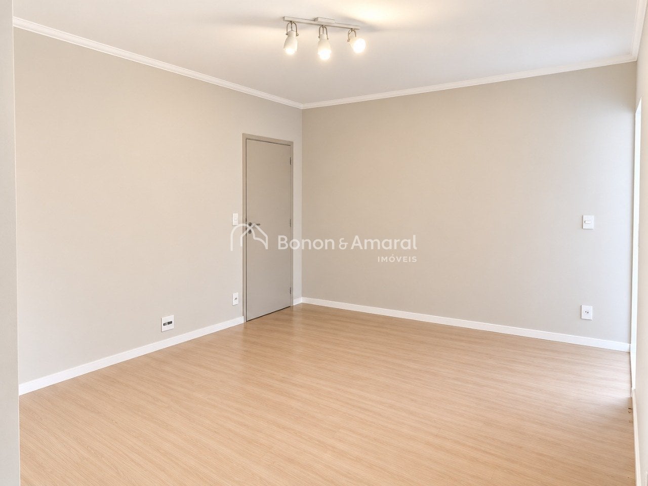 Apartamento no Condomínio Edificio João Nogueira, Cambuí, Campinas/SP