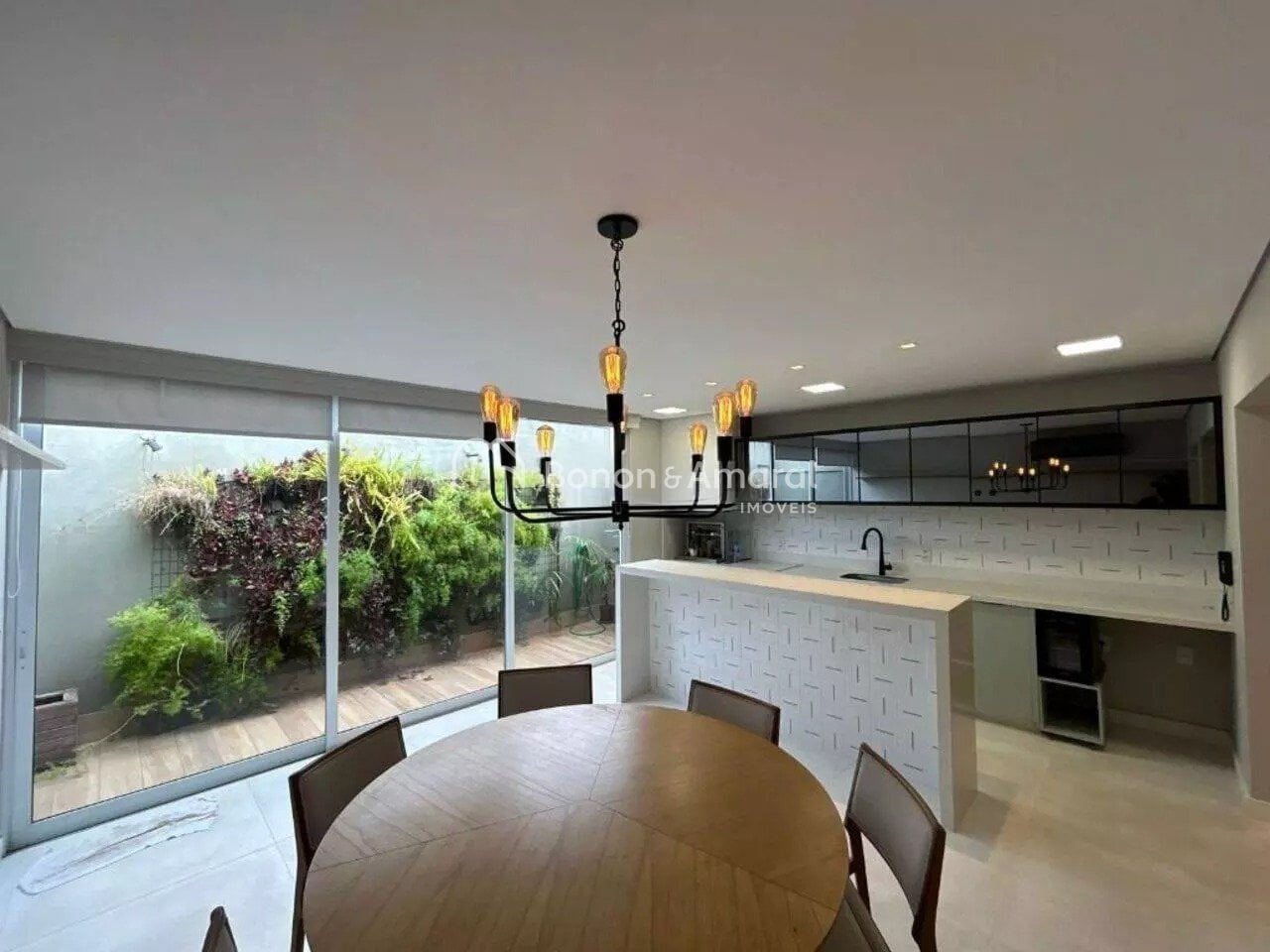 Casa em Condomínio à Venda no Jardim Santa Marcelina em Campinas / SP