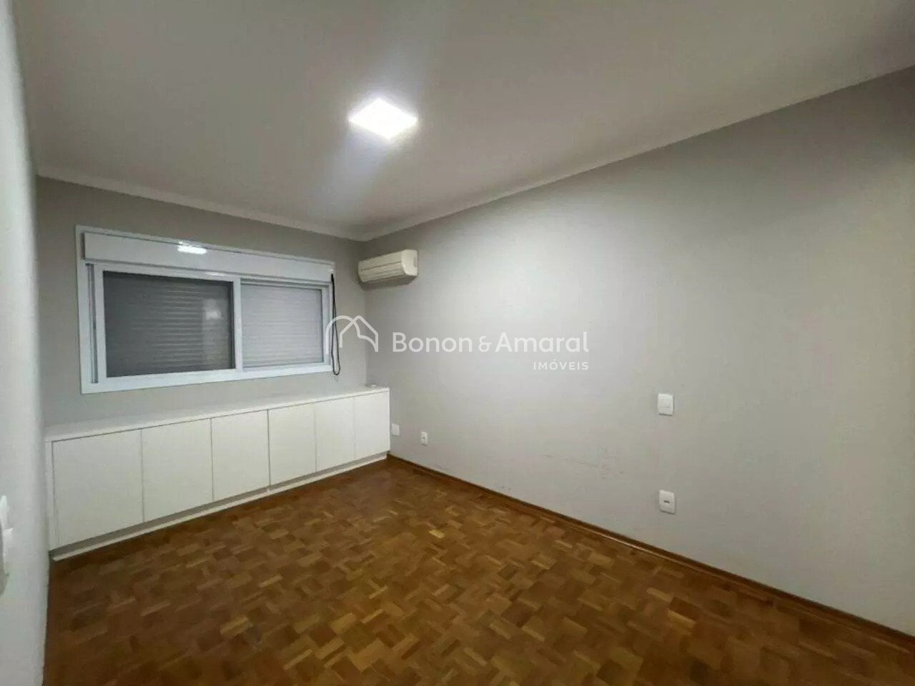 Casa em Condomínio à Venda no Jardim Santa Marcelina em Campinas / SP