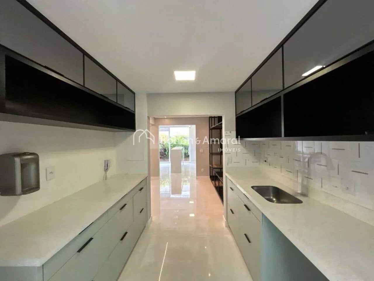 Casa em Condomínio à Venda no Jardim Santa Marcelina em Campinas / SP