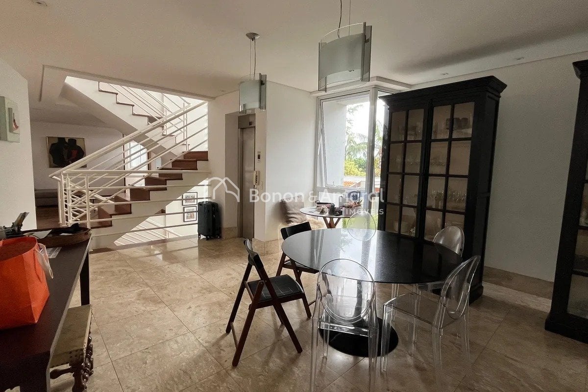 Casa em Condomínio à Venda no Sítios de Recreio Gramado em Campinas / SP