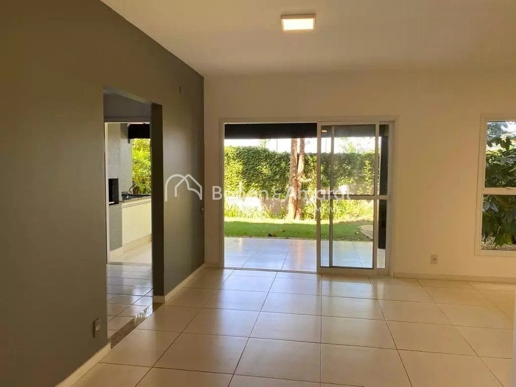 Casa em Condomínio à Venda no Jardim das Paineiras em Campinas / SP